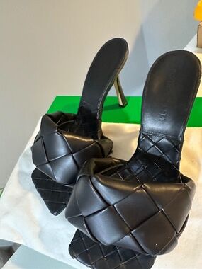 Bottega Intrecciato Lido heels